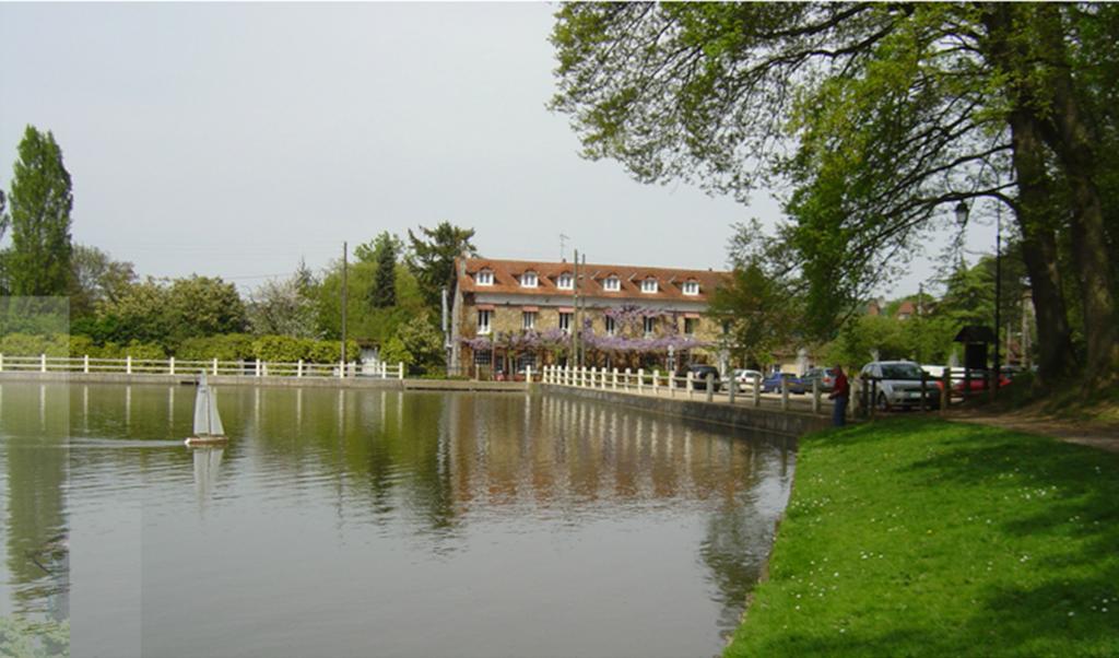 Au Bord Du Lac Hotell Saint-Rémy-lès-Chevreuse Exteriör bild